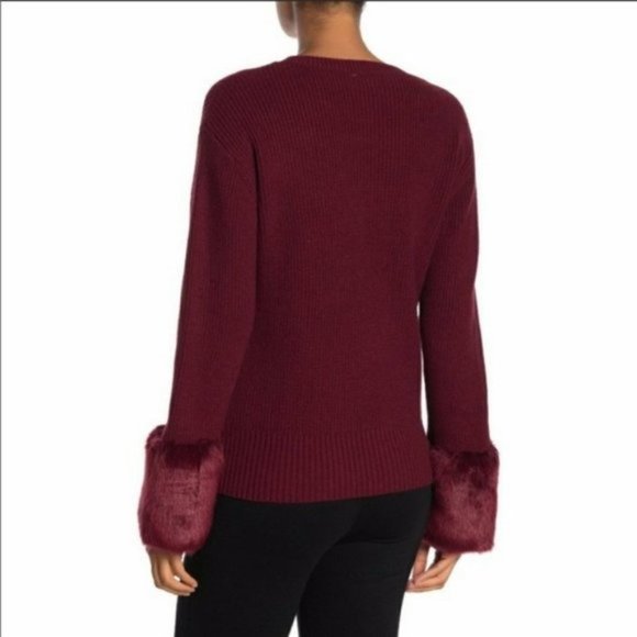 LOVE TOKEN | Faux Fur Cuff Knit Sweater NWT - XS - Picture 2 of 2